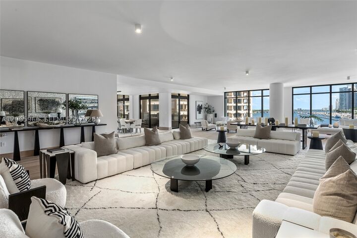 Property Photo: 7061 Fisher Island Dr 7061 FL 33109