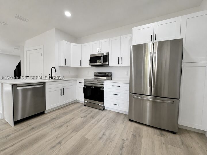 Property Photo: 2050 Madeira Dr FL 33327