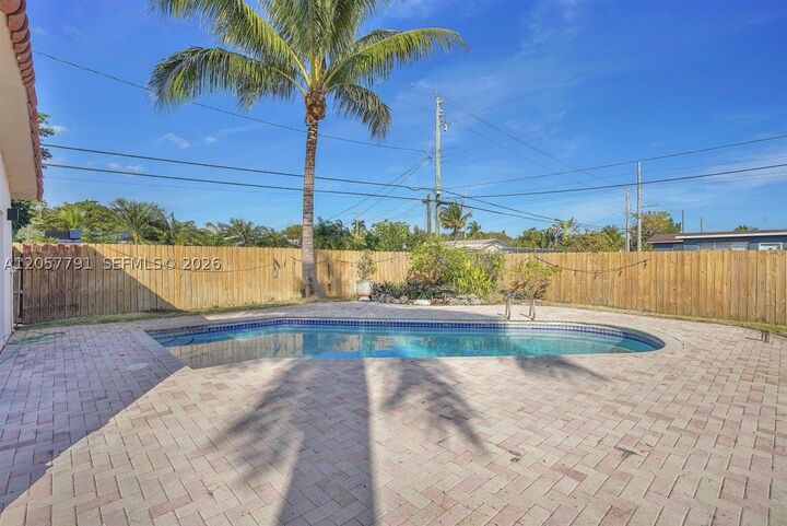 Property Photo:  2005 N 36th Ave  FL 33021 