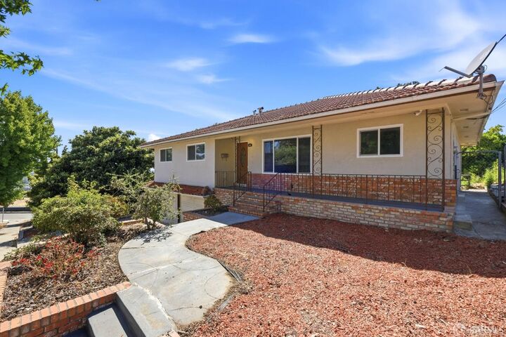 Property Photo: 1138 Overlook Avenue CA 94542