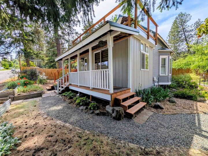 Property Photo: 1418 S Milton St WA 99224