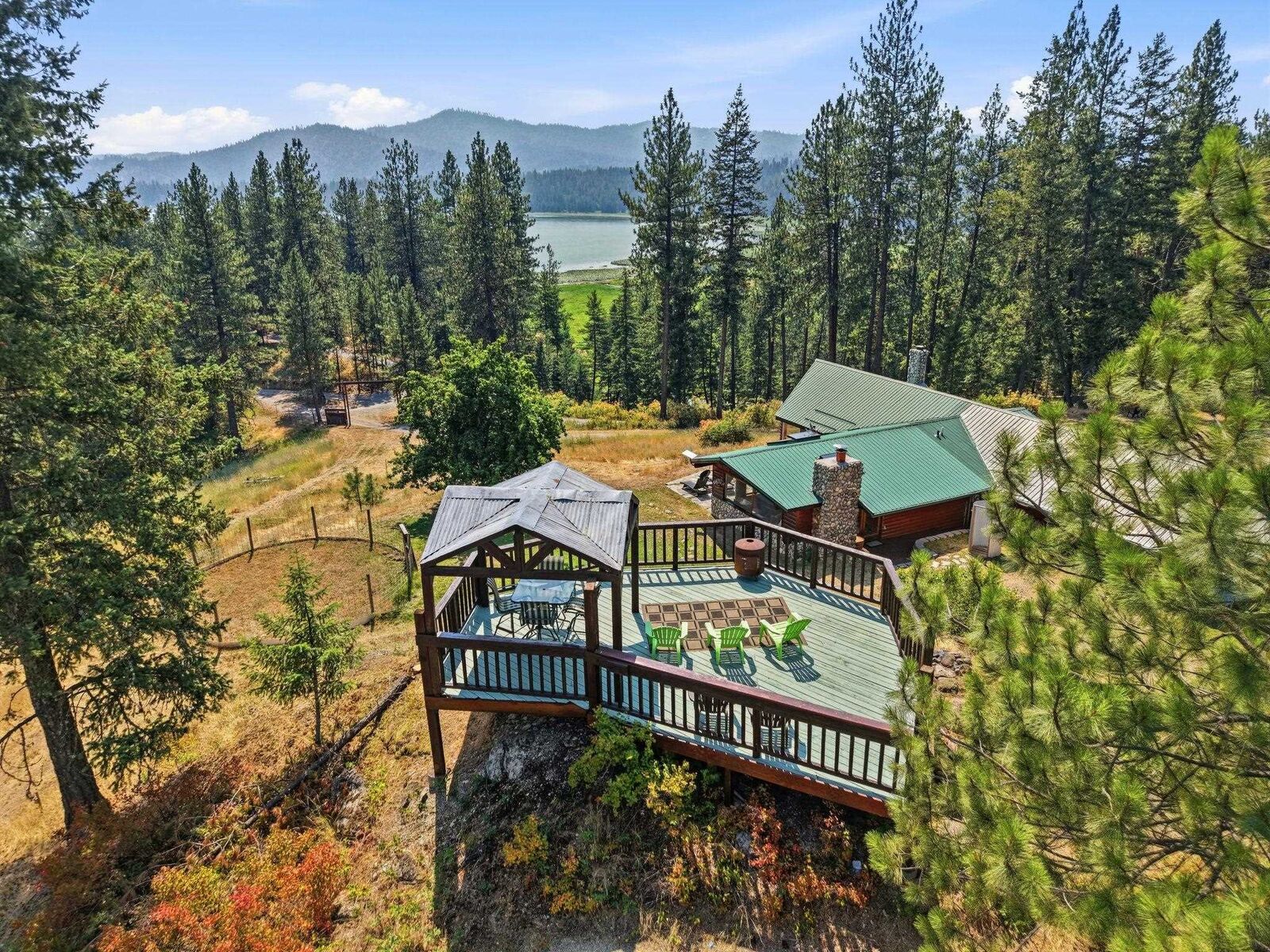 Property Photo:  15504 N Osprey Ln  WA 99025 