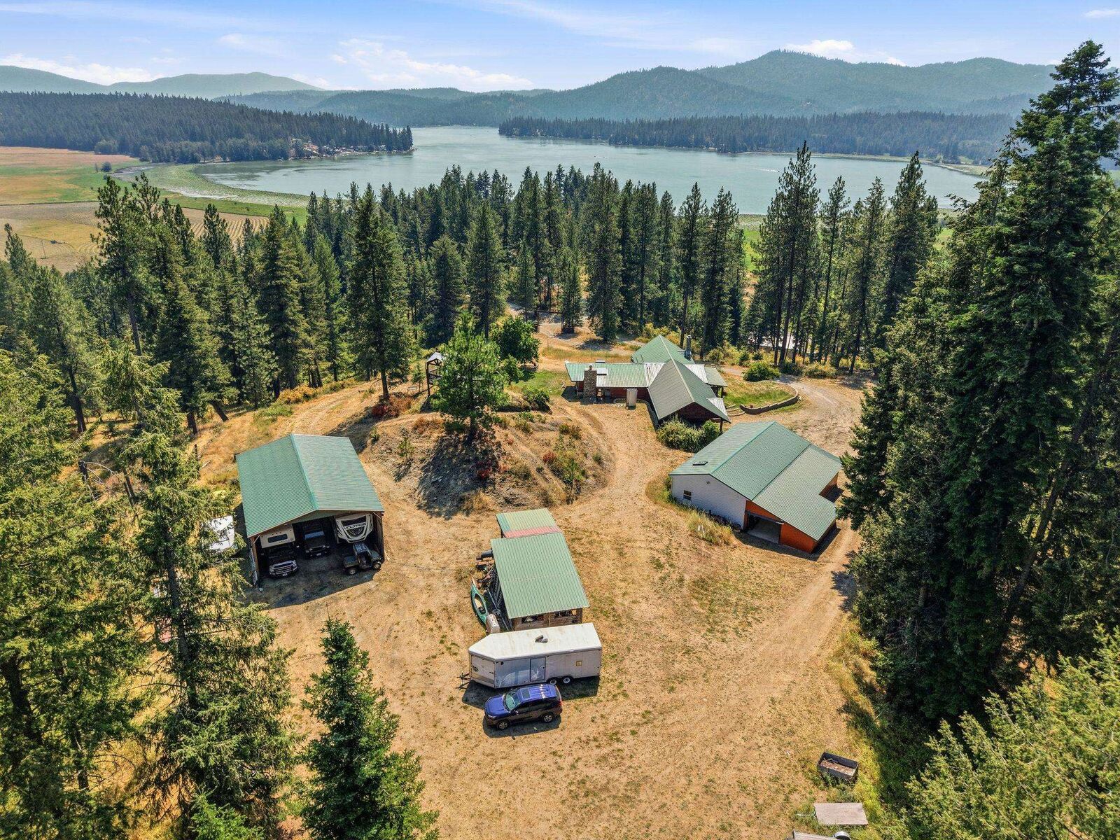 Property Photo:  15504 N Osprey Ln  WA 99025 