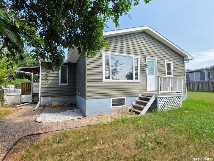 1119 Chaplin Street E — photo 1