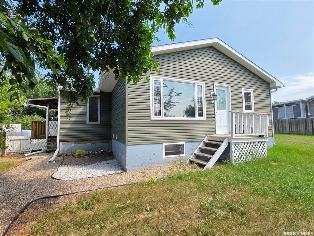 Property Photo: 1119 Chaplin Street E SK S9H 1J9