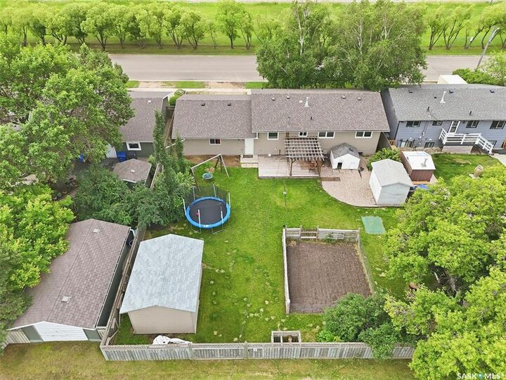 Property Photo:  418 North Railway Street  SK S0K 4S0 