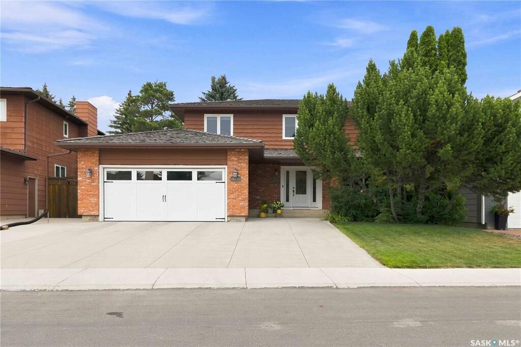Property Photo:  515 Emerald Place  SK S7J 4E4 