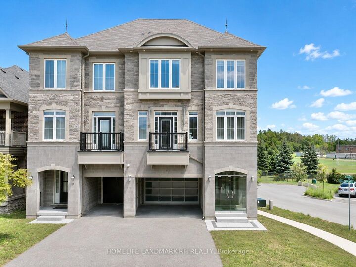 11 Lorne Glen Street — photo 1