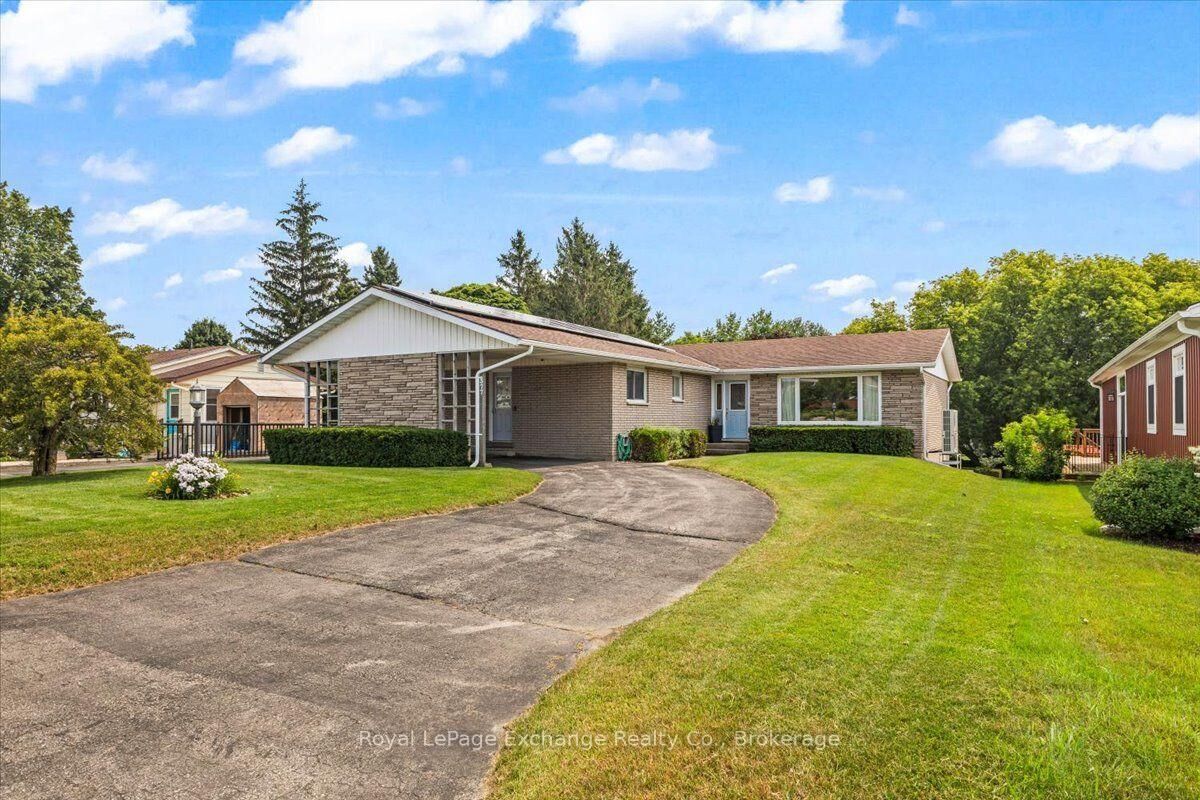 Property Photo:  377 Princes Street S  ON N2Z 2T7 