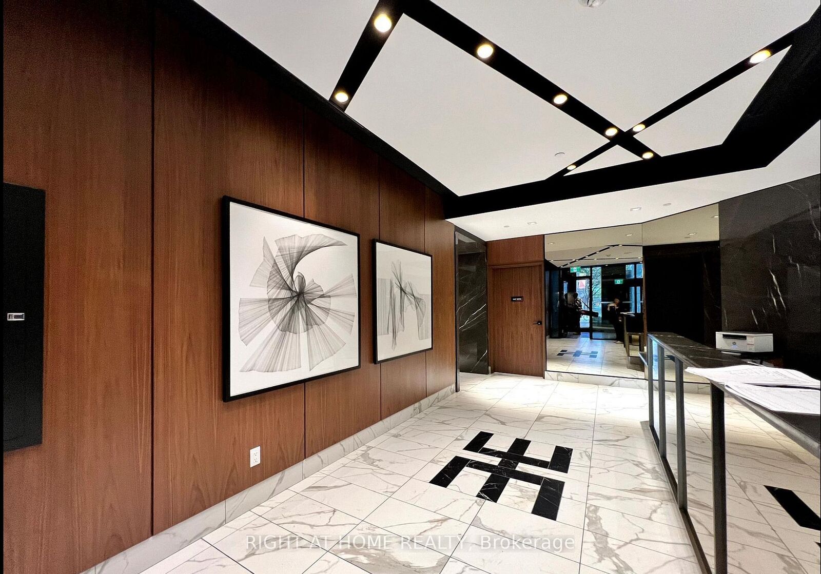 Property Photo: 327 King Street 2301 ON M5V 1J5