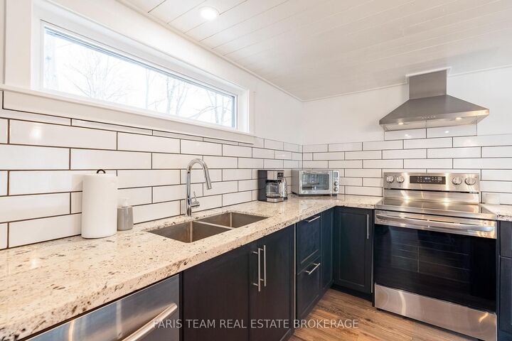 Property Photo: 1720 Tay Point Road ON L9M 1X7