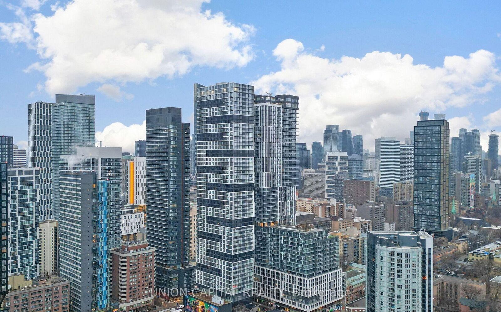 Property Photo: 181 Dundas Street E 2115 ON M5A 0N5