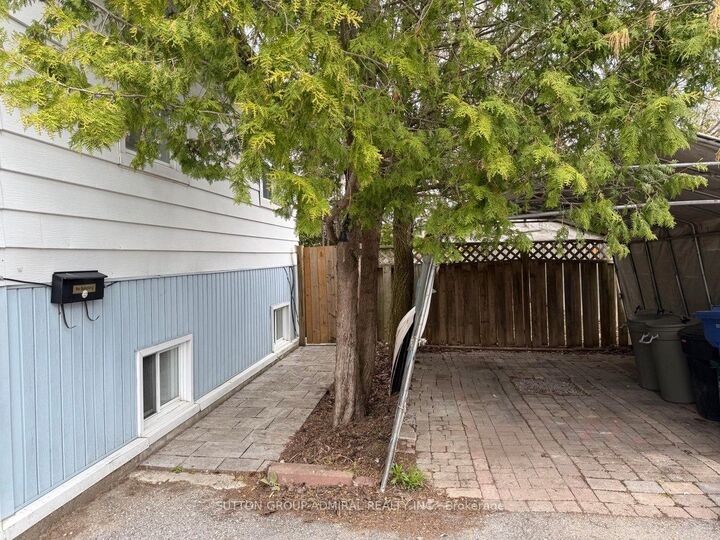 Property Photo:  386 Irene Drive  ON L4P 3B2 
