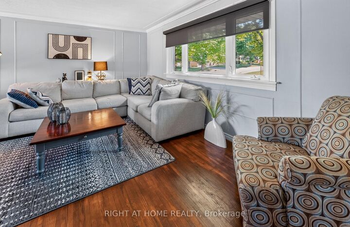 Property Photo:  366 Burlington Crescent  ON N5Z 3H1 