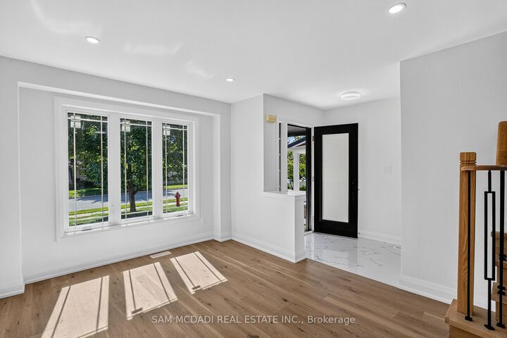 Property Photo: 3252 Hunters Glen ON L5N 8M3