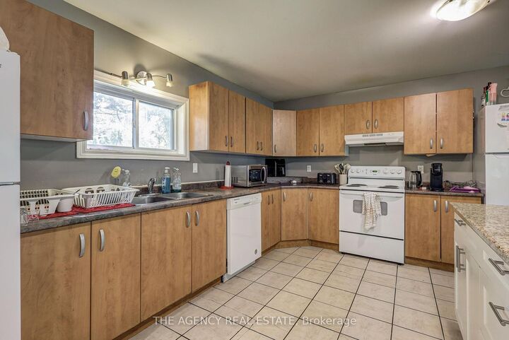 Property Photo: 129 Oxford Street W ON N6H 1S2