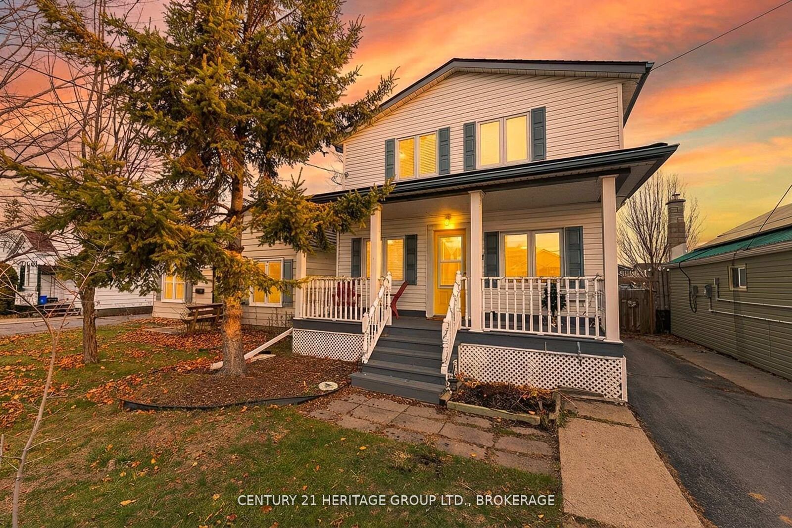 Property Photo:  761 Victoria Street  ON K7K 4S9 