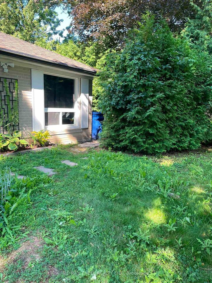 Property Photo:  23 Algonquin Crescent Basement  ON L4G 3E6 