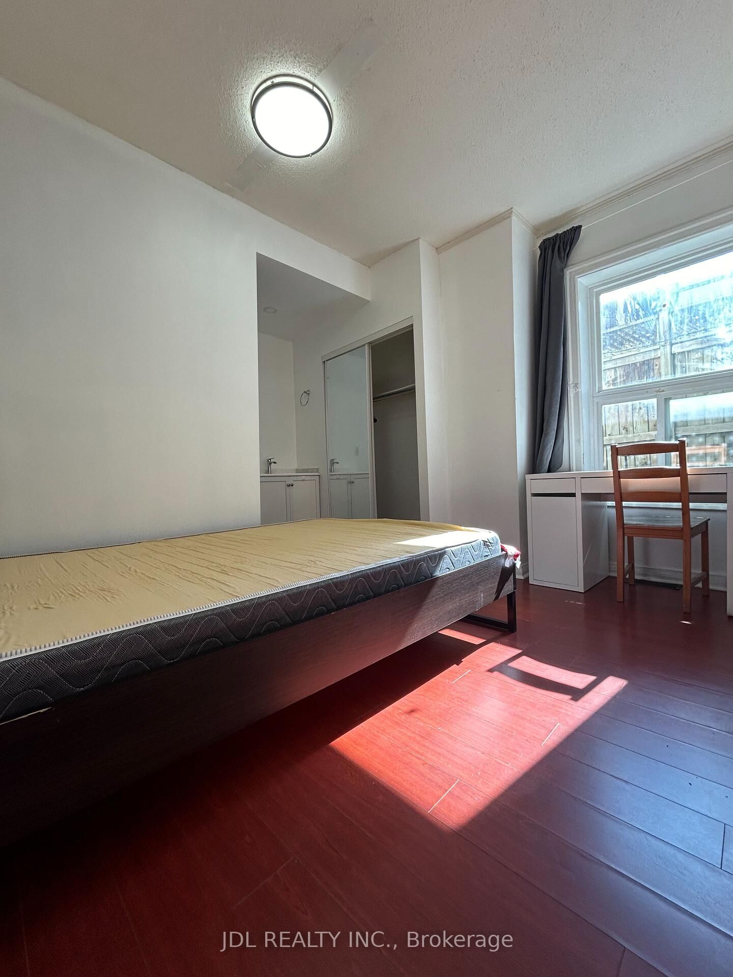 Property Photo: 4 Fitzroy Terr Terrace Suite A , Main Floor ON M5T 2K3