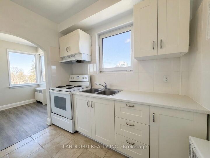 Property Photo:  36 Wood Glen Road 301  ON M1N 2V9 