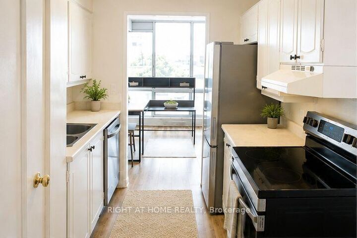 Property Photo:  380 King Street 903  ON N6B 3L6 