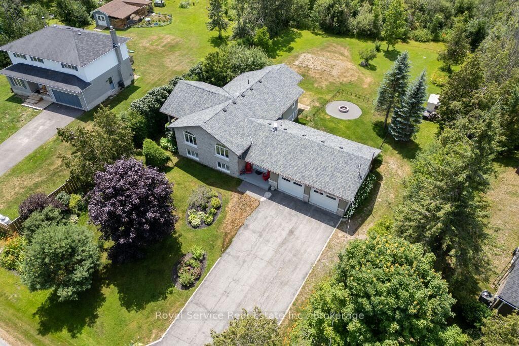 Property Photo: 821 Kimberly Drive ON K0L 1T0