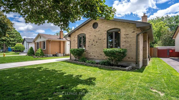 Property Photo: 27 Patience Crescent ON N6E 2K7