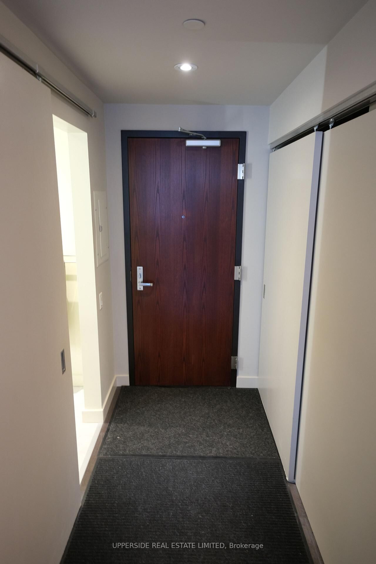Property Photo:  25 Oxley Street  ON M5V 2J5 