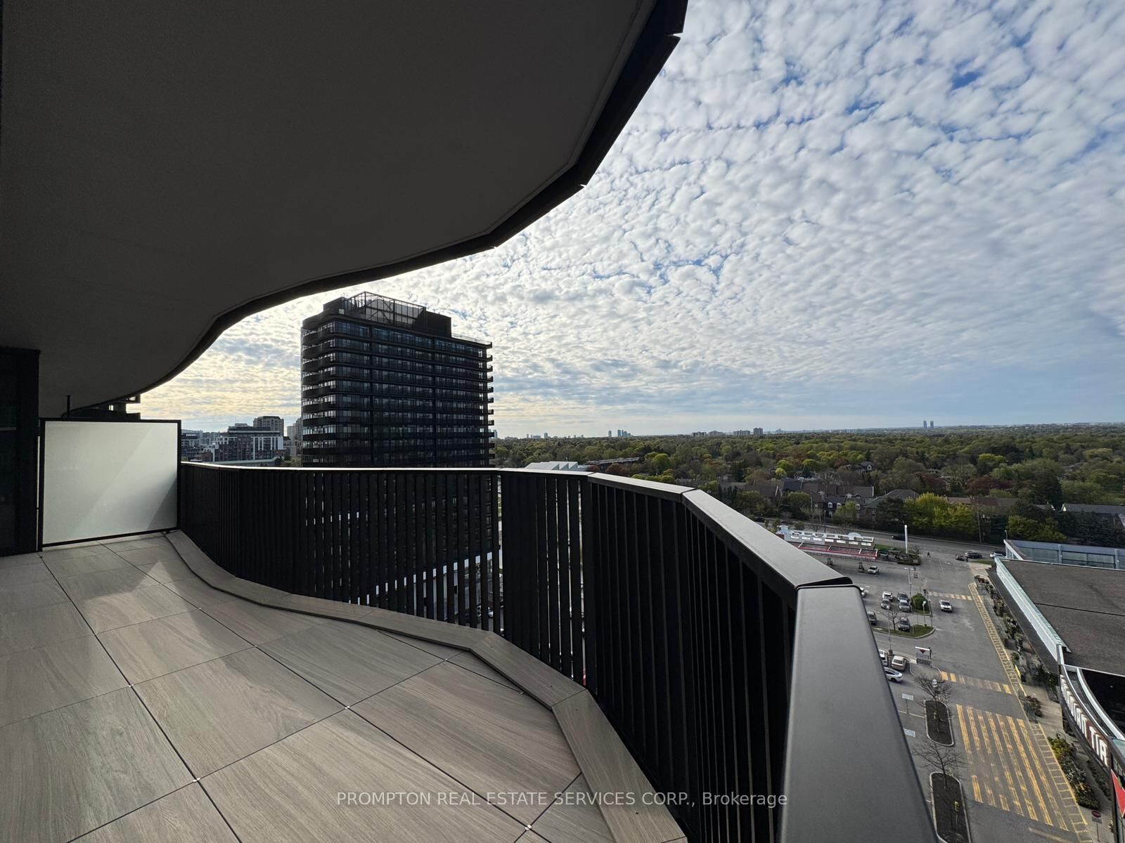 Property Photo:  68 Esther Shiner Boulevard 1611  ON M2K 0J6 