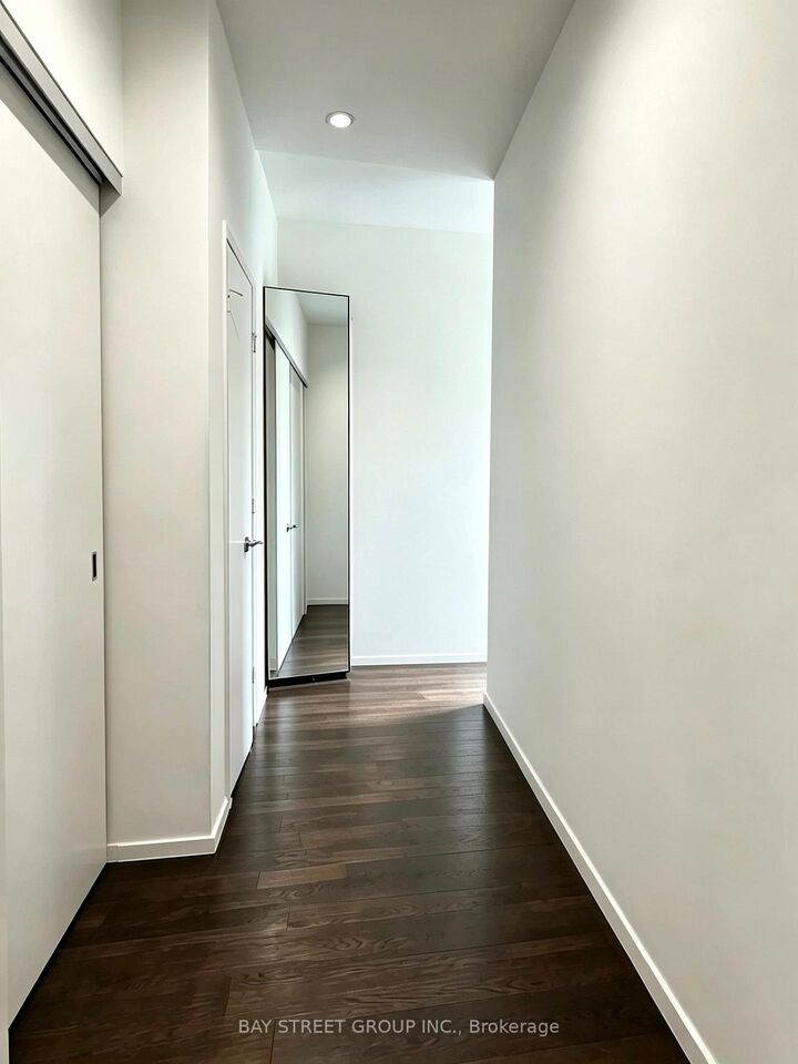 Property Photo: 101 Charles Street E 4901 ON M4Y 0A9