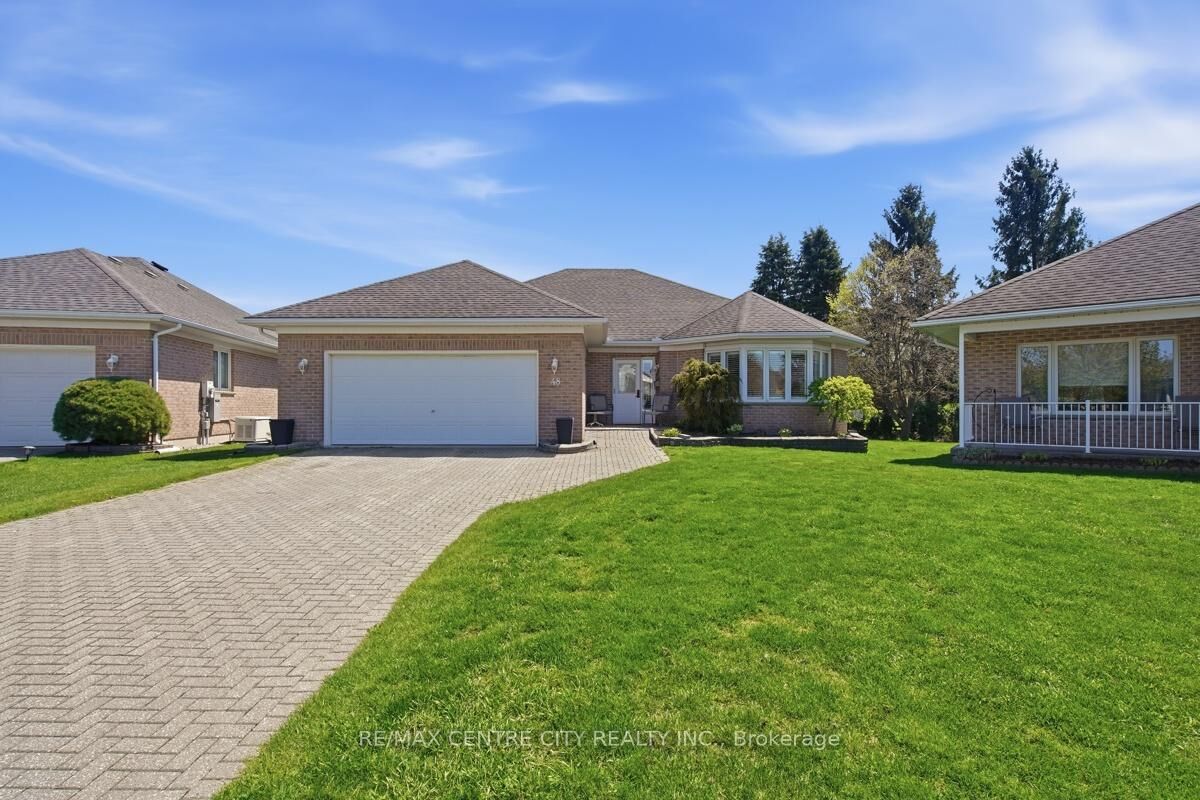 Property Photo: 48 Ilderbrook Circle ON N0M 2A0