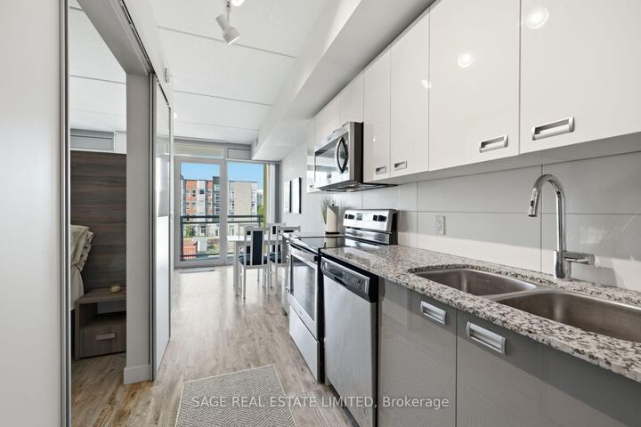 Property Photo:  257 Hemlock Street 424  ON N2L 0K2 