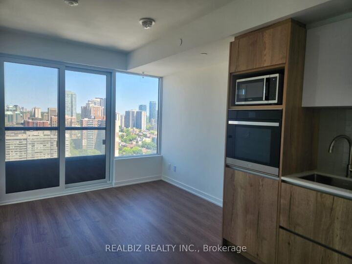 Property Photo: 319 Jarvis Street 2906 ON M5B 0C8