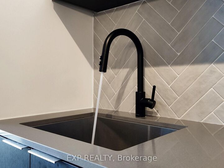 Property Photo: 36 Zorra Street 330 ON M8Z 0G5