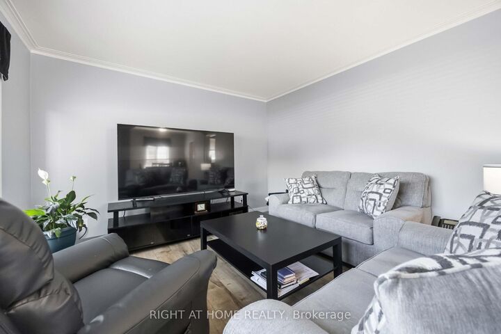 Property Photo:  1351 Warden Avenue  ON M1R 2R9 