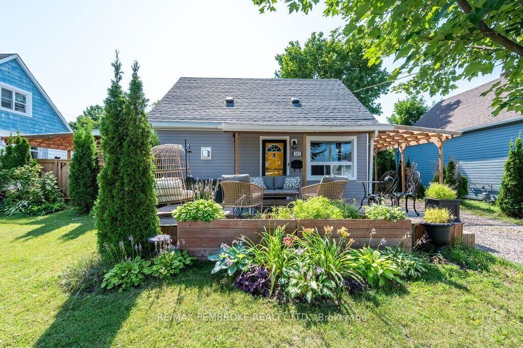 Property Photo: 597 Almira Street S ON K8A 4A3