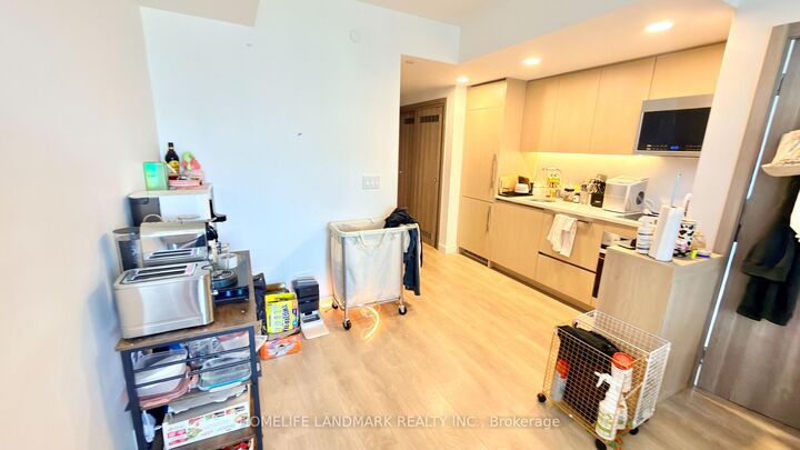 Property Photo:  38 Widmer Street 3205  ON M5V 0P7 