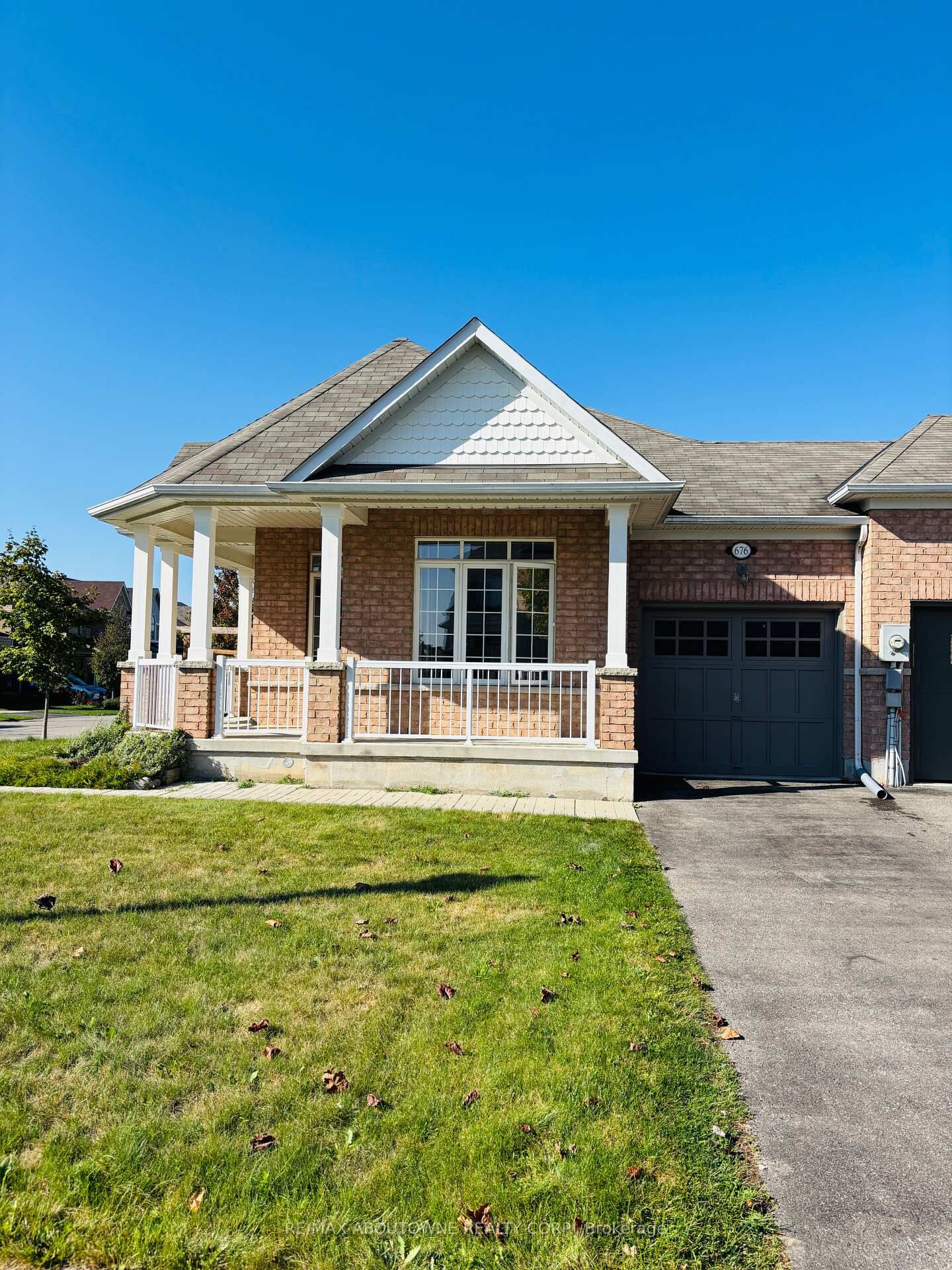 Property Photo:  676 Baldwin Crescent  ON N4T 0G6 