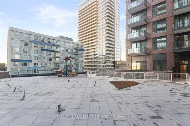 Property Photo: 35 Tubman Avenue 413 ON M5A 0M8
