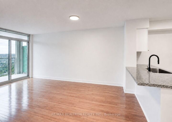 Property Photo:  16 Harrison Garden Boulevard 2407  ON M2N 7J7 
