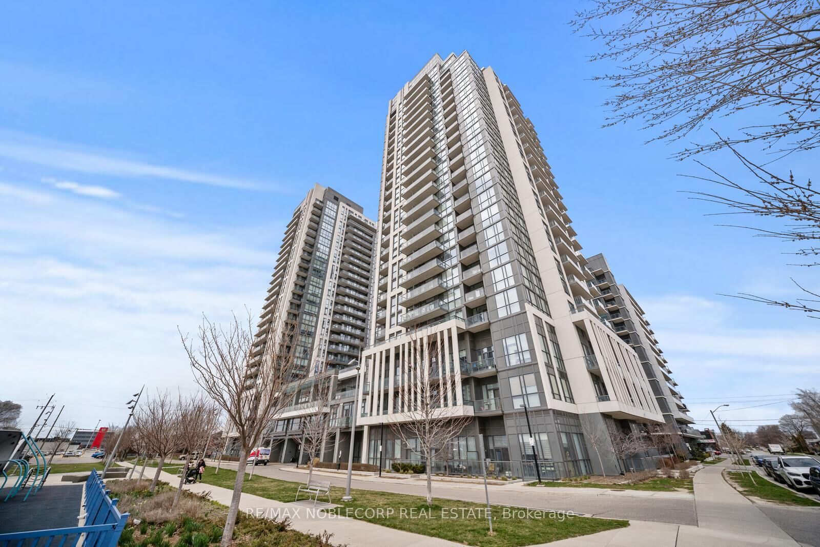 Property Photo:  15 Zorra Street 1302  ON M8Z 0C1 