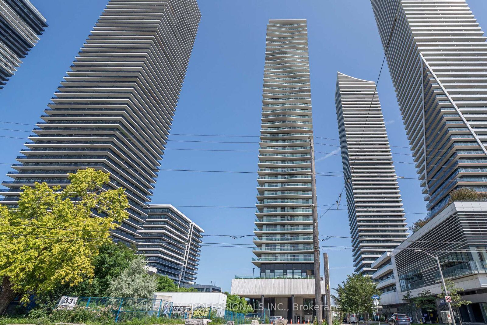 Property Photo:  33 Shore Breeze Drive 1904  ON M8V 0G1 