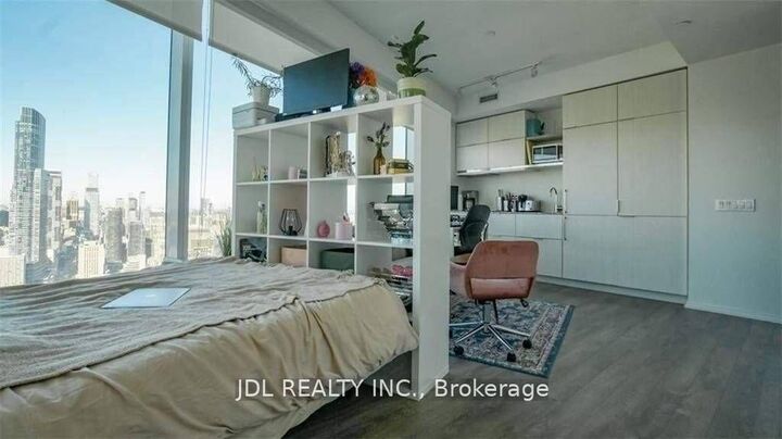 Property Photo: 197 Yonge Street 4212 ON M5B 0C1