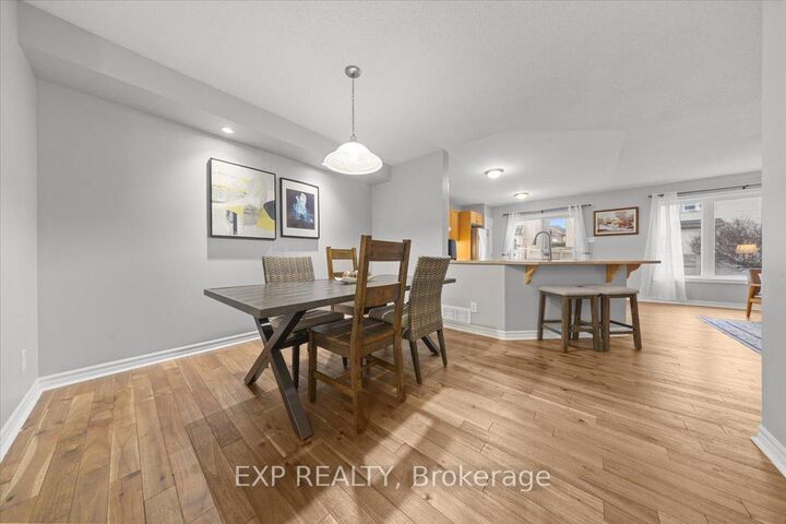 Property Photo:  104 Harmattan Avenue  ON K2S 0E3 