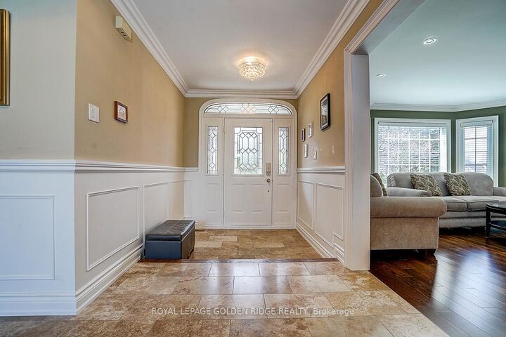 Property Photo: 725 Exceller Circle ON L3X 1P4