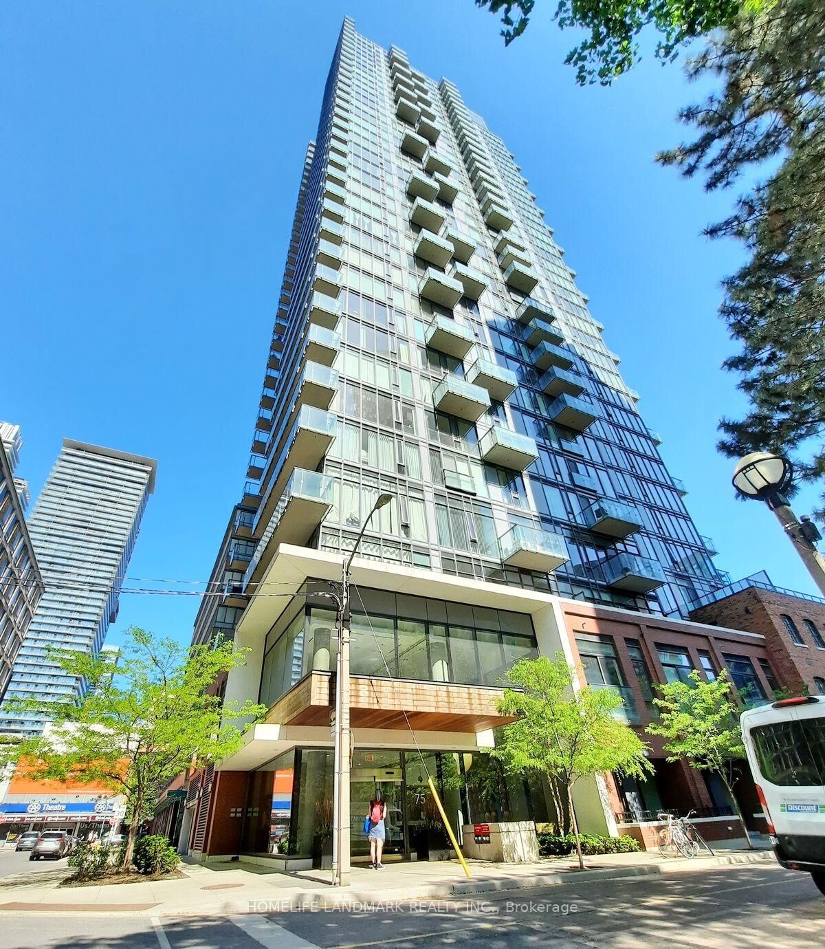 Property Photo: 75 St Nicholas Street 3303 ON M4Y 0A5