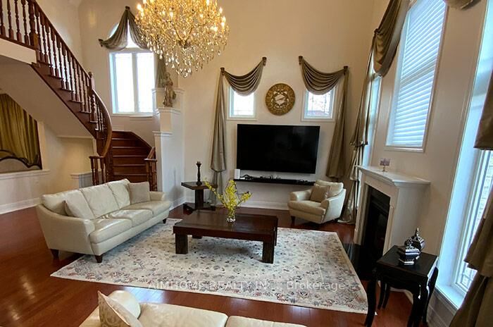 Property Photo:  117 Snively Street  ON L4E 4N9 