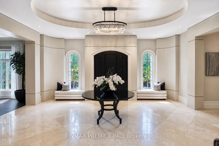 Property Photo: 6 The Bridle Path ON M2L 1C8