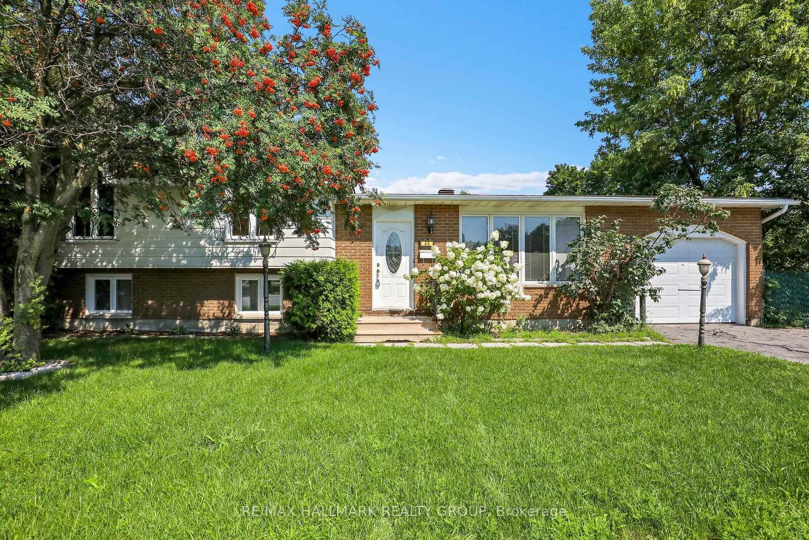 Property Photo: 45 Larkin Drive ON K2J 1A8