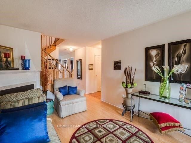 Property Photo:  36 Lacebark Court  ON L6R 3M8 